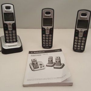 Radio Shack 3 REPLACEMENT or EXPANSION Handsets w Charging Cradle & Guide 43-327